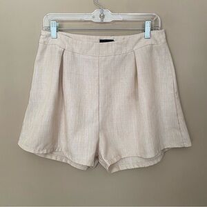 PrettyLittleThing Cream Pleated Shorts